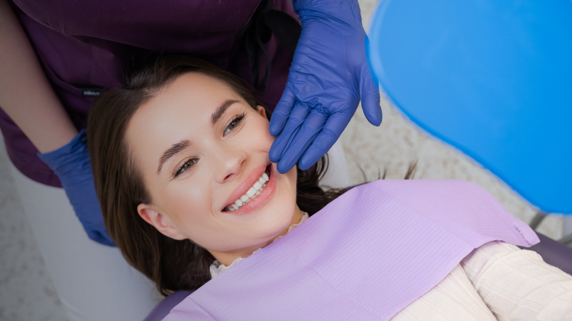 Composite Veneers vs Porcelain Veneers: Which Is Right for You?